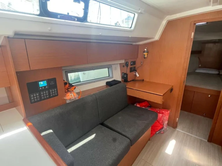 Sailboat hire in Paros (Island) - Bavaria Bavaria C42 /3cab