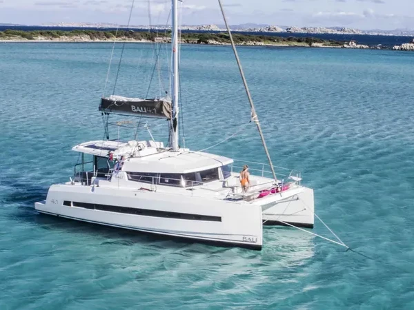 Charter a Bali Bali 4.1/4 cab, 4WC in Kalkara on Samboat