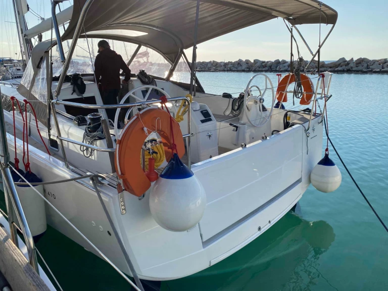 Sailboat to hire Lefkáda at the best price