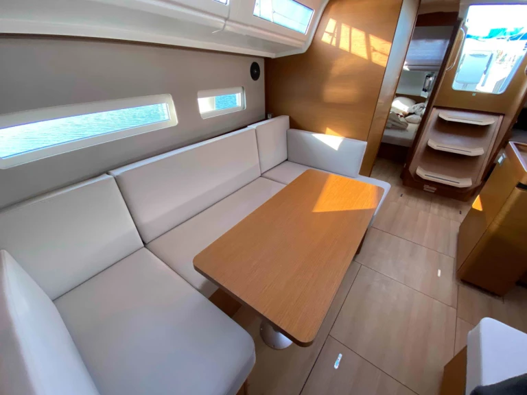 Yacht charter Lefkáda - Jeanneau Sun Odyssey 410 /3cab on SamBoat
