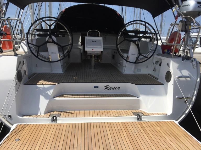 Charter a Bavaria Bavaria Cruiser 46 /4cab in Skiathos on Samboat