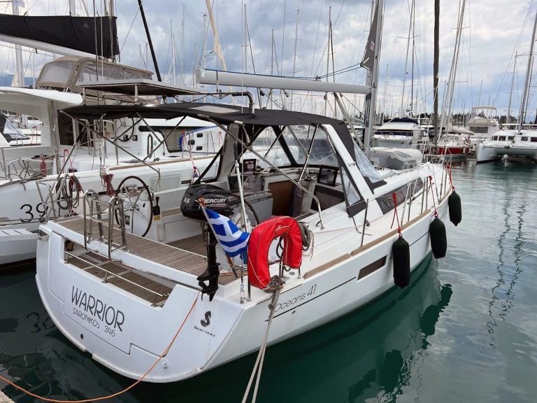Hire a Bénéteau Oceanis 41 /3cab Gouvia