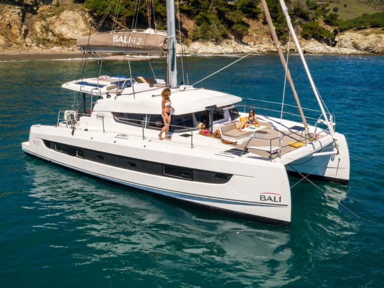 Yacht hire Volos cheap Bali 4.2 CAT/5 cab