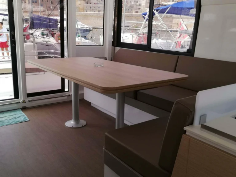 Catamaran hire in Kalkara - Bali Bali 4.1/4 cab, 4WC