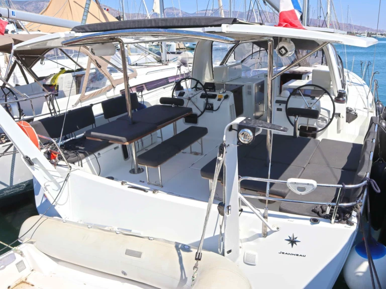 Charter a Jeanneau Sun Loft 47 /7cab in Néa Péramos on Samboat