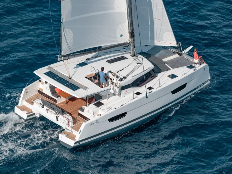 Hire Catamaran Fountaine Pajot with a boat licence