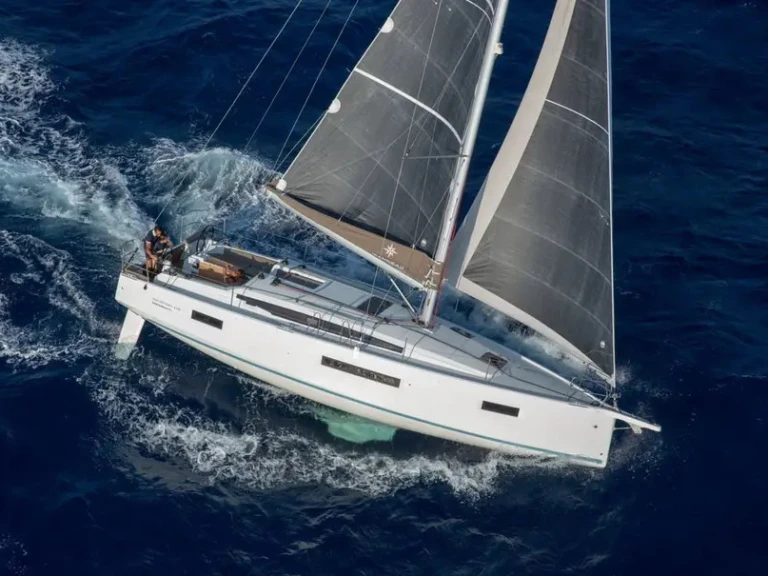 Hire Sailboat with or without skipper Jeanneau Bormes-les-Mimosas