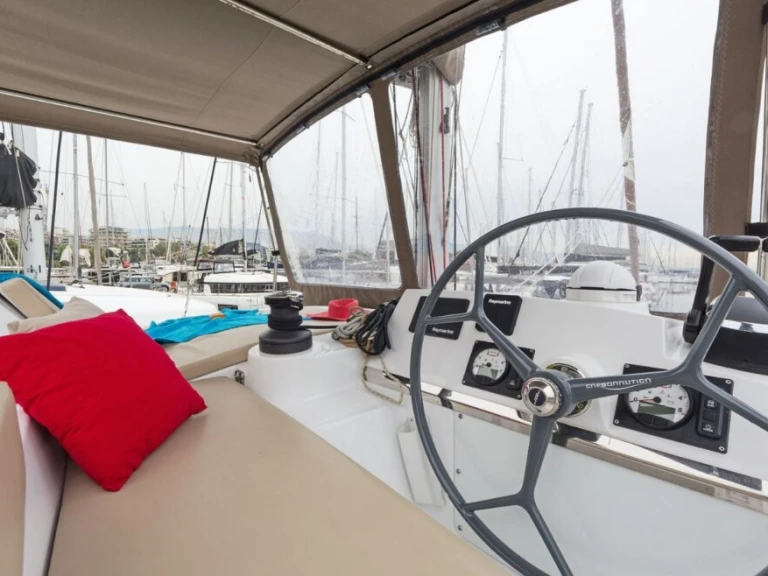 Catamaran to hire Ávdira at the best price