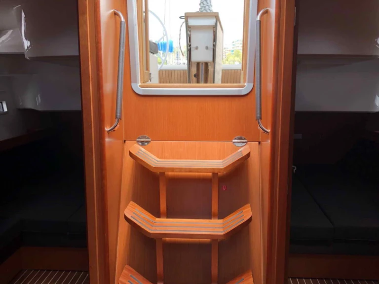 Sailboat to hire Lefkáda at the best price