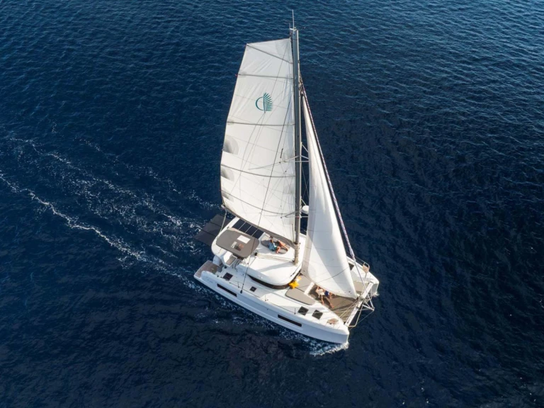 Hire Catamaran with or without skipper Lagoon Néa Péramos
