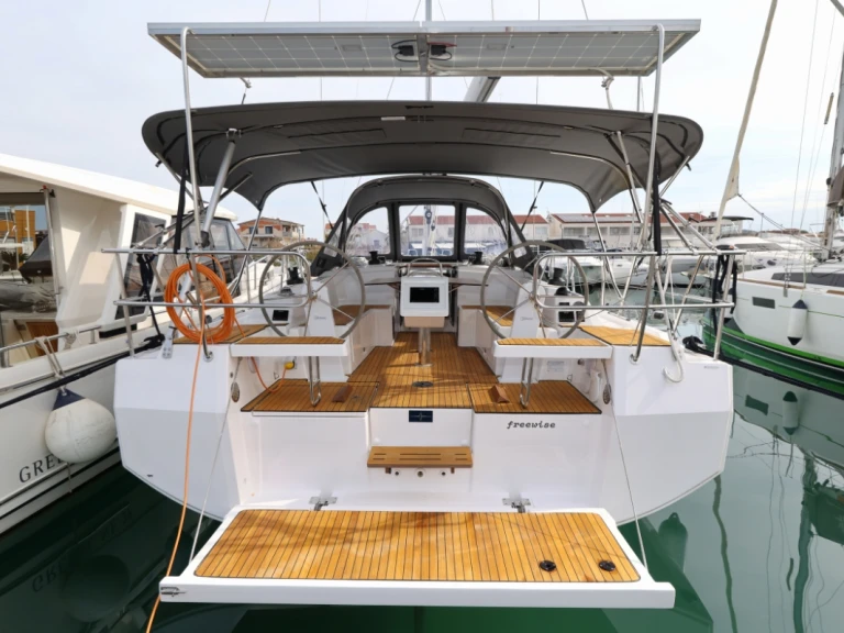 Hire Sailboat Bavaria with a boat licence