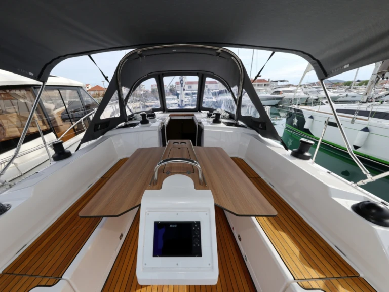 Sailboat to hire Biograd na Moru at the best price