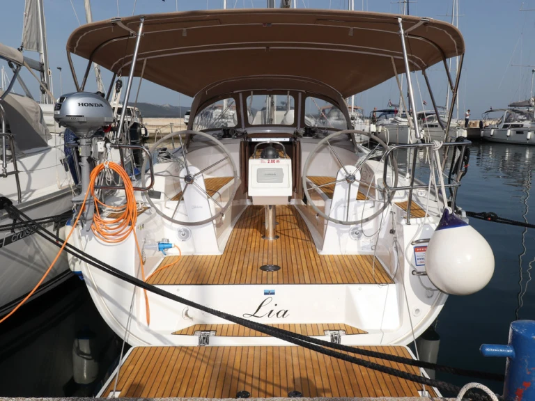 Hire Sailboat Bavaria with a boat licence