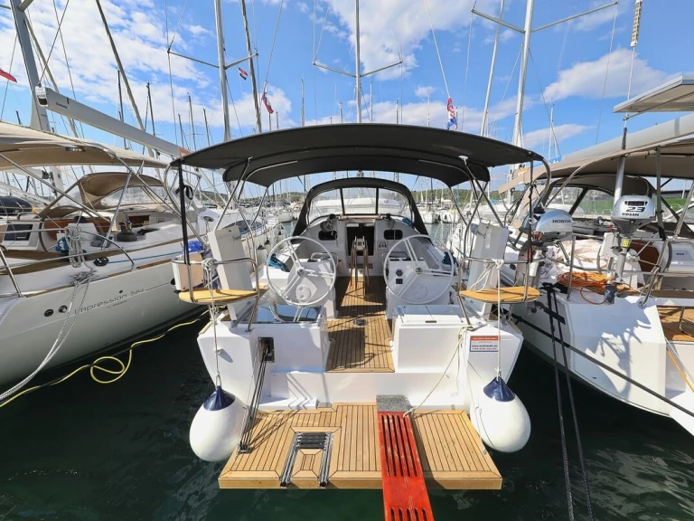 Hire Sailboat with or without skipper Elan Biograd na Moru