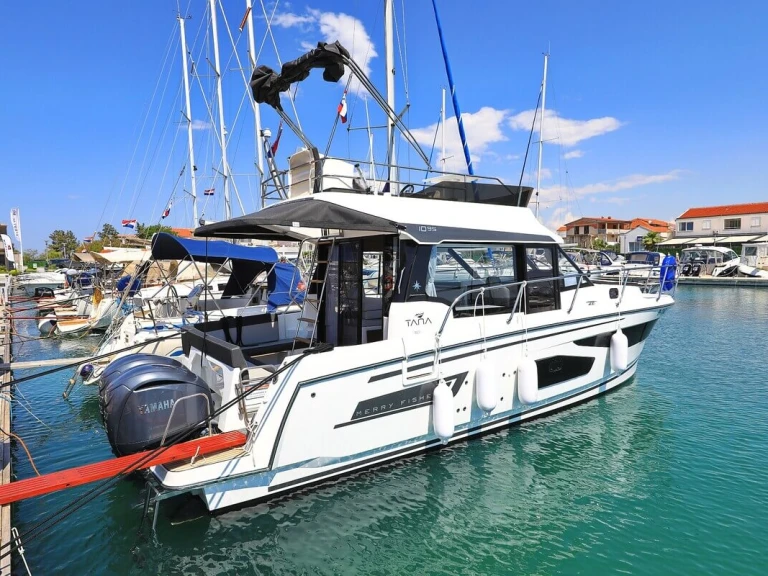 Charter a Jeanneau Merry Fisher 1095 Fly in Biograd na Moru on Samboat