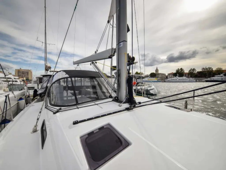 Sailboat hire in Bormes-les-Mimosas - Jeanneau Sun Loft 47 /7cab