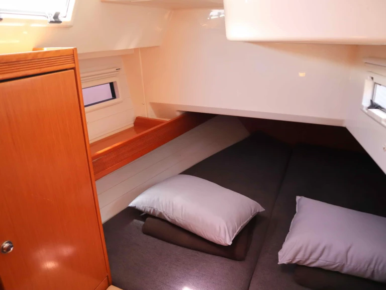 Yacht charter Alimos - Bavaria Bavaria Cruiser 40 /3cab on SamBoat