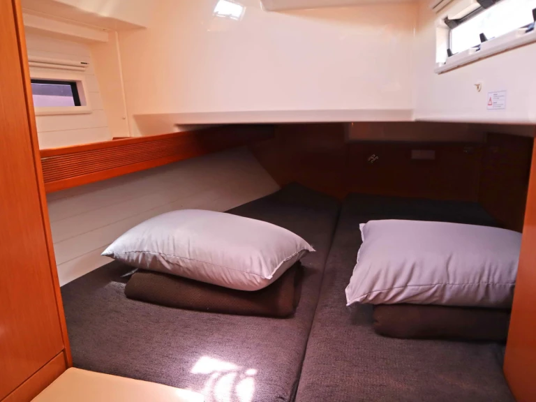 Yacht charter Néa Péramos - Bavaria Bavaria Cruiser 40 /3cab on SamBoat