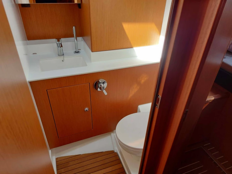 Yacht charter Alimos - Bavaria Bavaria C57 /5cab on SamBoat