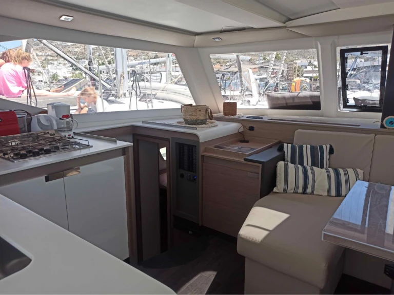 Catamaran hire in Paros (Island) - Fountaine Pajot Isla 40/5 cab