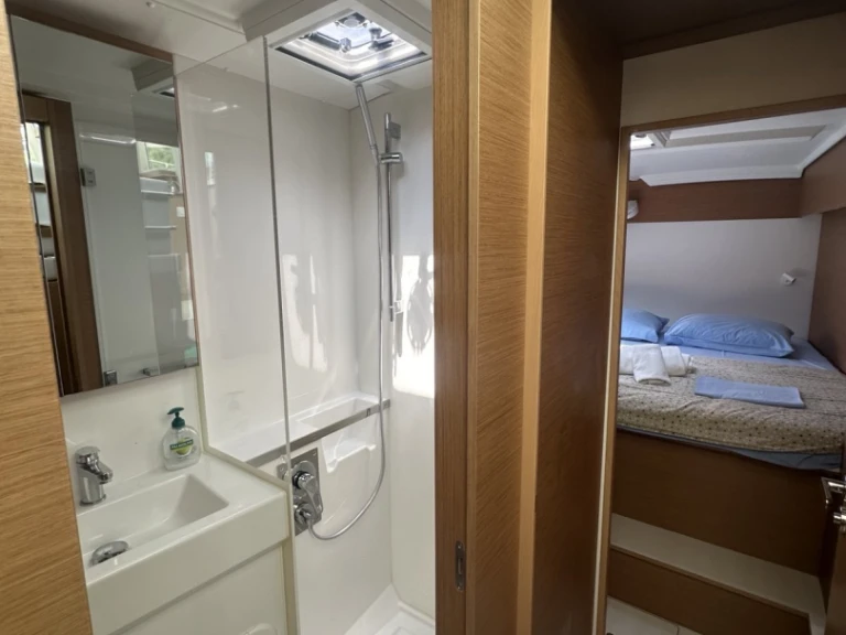 Charter a Excess Excess 11 (Cat)/6 cab in Tivat on Samboat