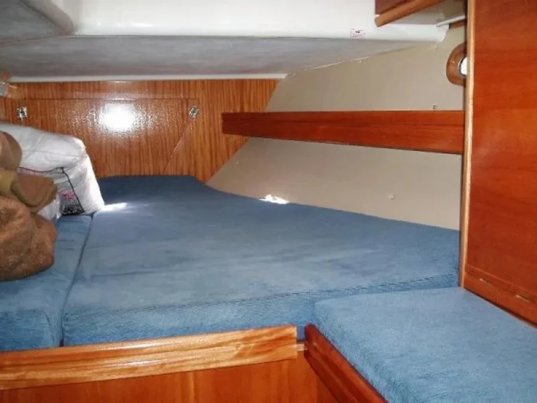 Hire Sailboat Bavaria with a boat licence