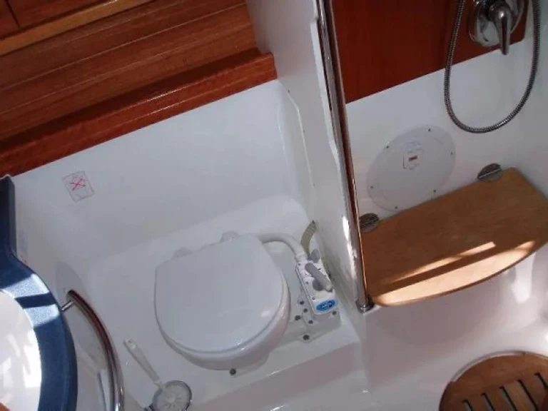 Sailboat to hire Volos at the best price