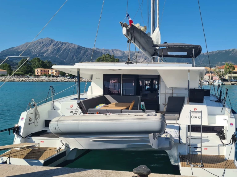 Hire Catamaran with or without skipper Fountaine Pajot Lefkáda