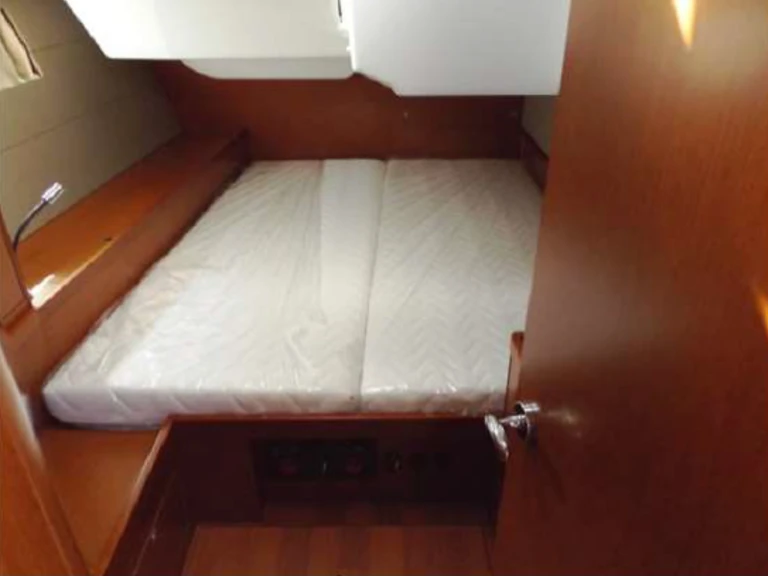 Bénéteau Oceanis 48 /5cab charter bareboat or skippered in  Kalkara