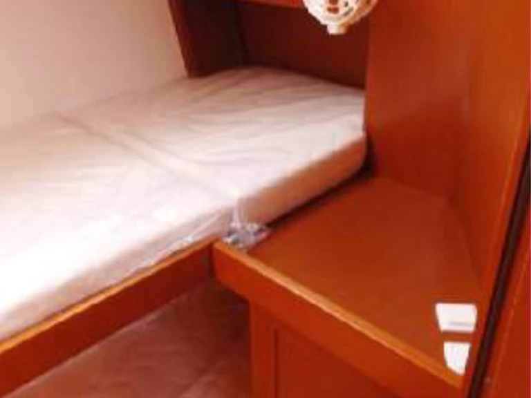 Yacht hire Kalkara cheap Oceanis 48 /5cab