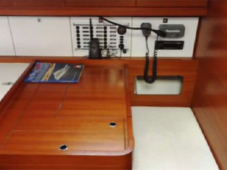 Yacht hire Kalkara cheap Dufour 450 /4cab