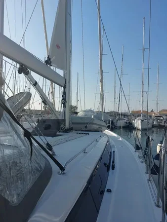 Hire Sailboat Bavaria with a boat licence