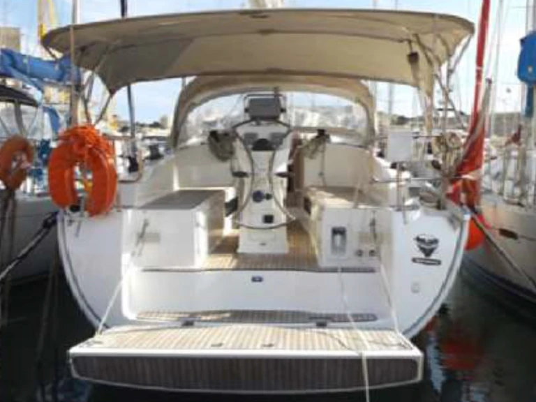 Yacht charter Kalkara - Bavaria Bavaria Cruiser 36 /3cab on SamBoat