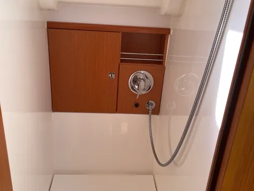 Charter a Bavaria Bavaria Cruiser 51 /5cab in Kos on Samboat