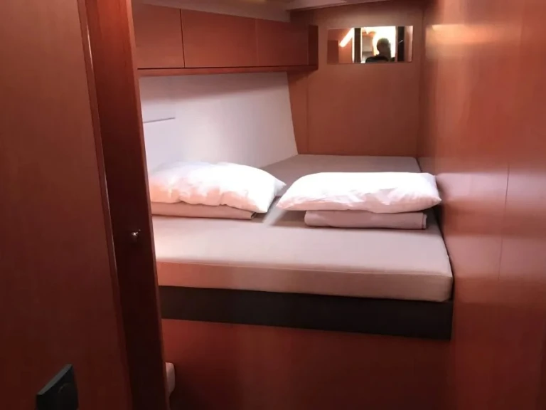 Hire Sailboat with or without skipper Bavaria Alimos