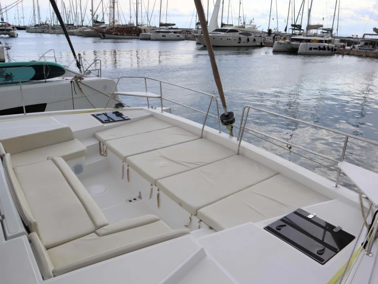 Bali Bali 4.1/4 cab, 4WC charter bareboat or skippered in  Paros (Island)
