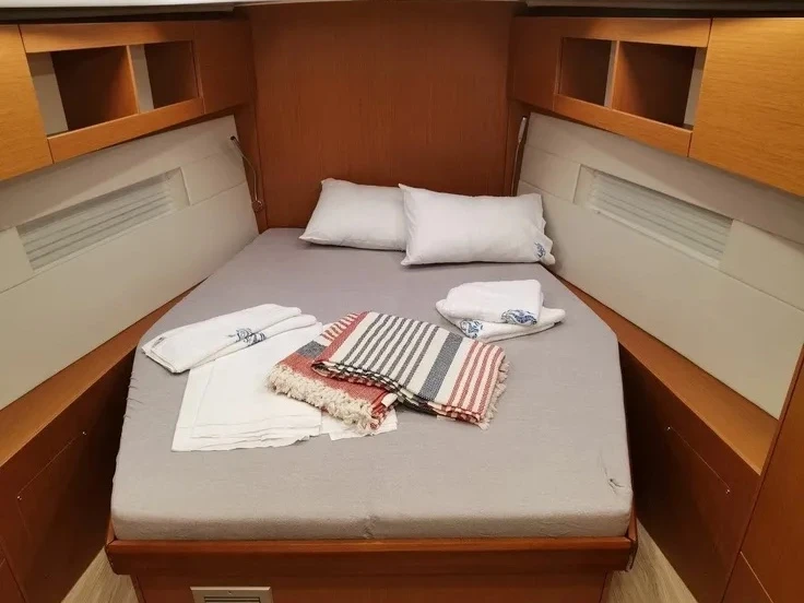 Yacht charter Alimos - Bavaria Bavaria C45 on SamBoat