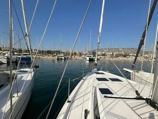 Hire a Bavaria Bavaria C45 Alimos