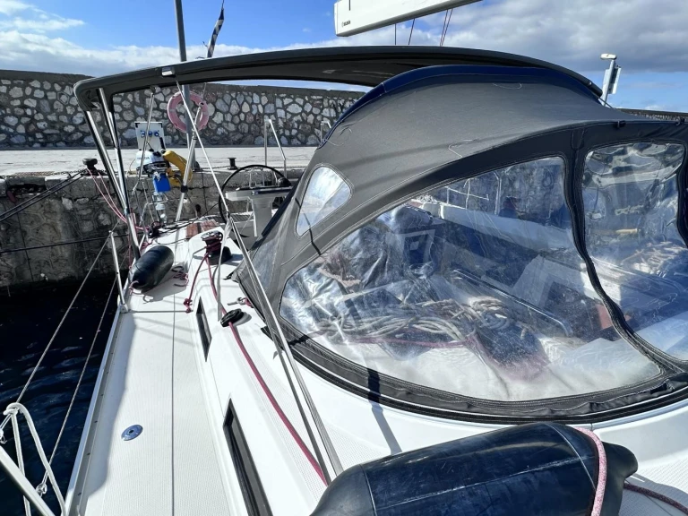 Hire Sailboat Bavaria with a boat licence