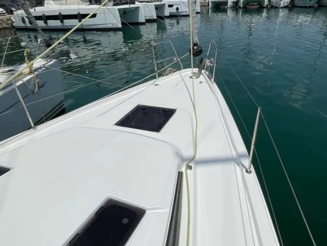 Hire Sailboat Bavaria with a boat licence