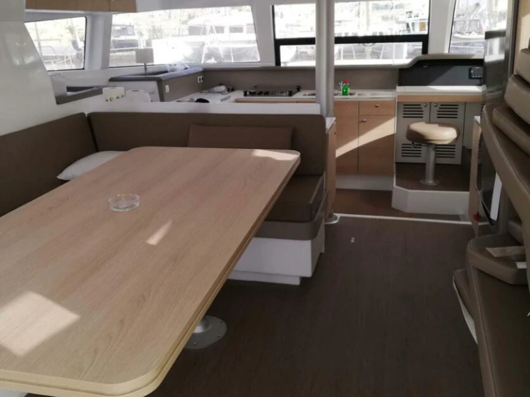 Charter a Bali Bali 4.1/4 cab, 4WC in Kalkara on Samboat