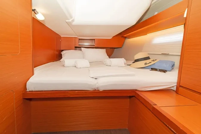 Sailboat hire in Ávdira - Dufour Dufour 430 /4cab