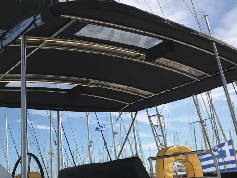 Yacht charter Alimos - Lagoon Lagoon 50/6 cab on SamBoat