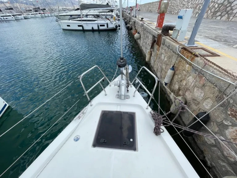 Yacht hire Alimos cheap Bavaria C45 Holiday /5cab