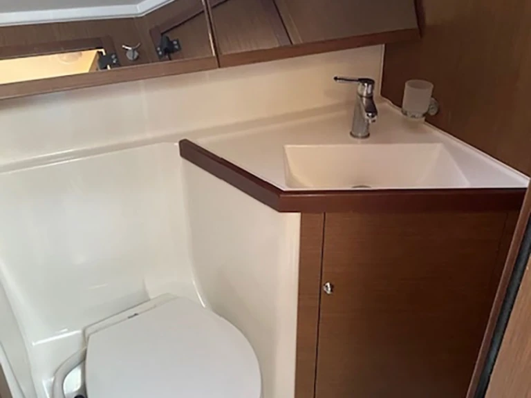 Bénéteau Oceanis 40.1 charter bareboat or skippered in  Bormes-les-Mimosas
