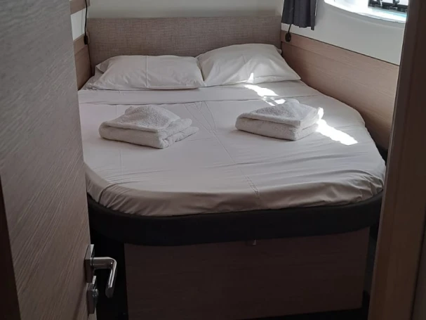 Yacht charter Propriano - Fountaine Pajot Astréa 42 Quatuor CAT/6 cab on SamBoat