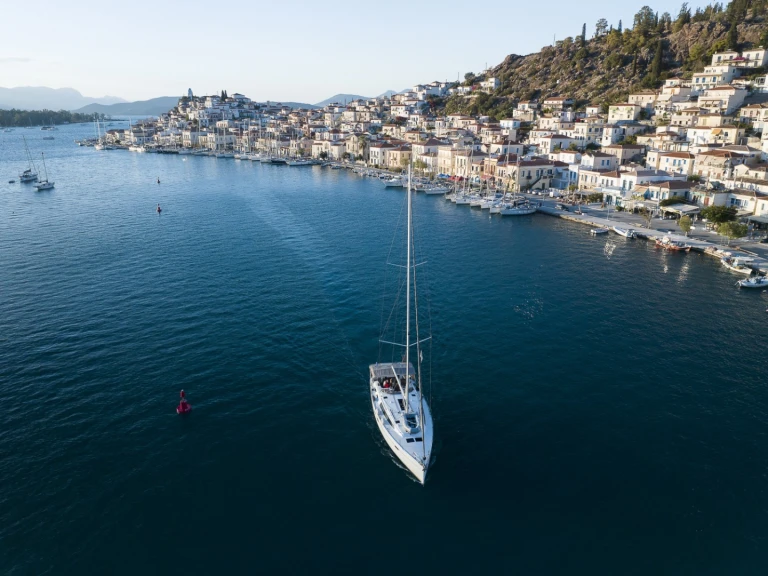 Yacht hire Alimos cheap Bavaria Cruiser 51 /5cab