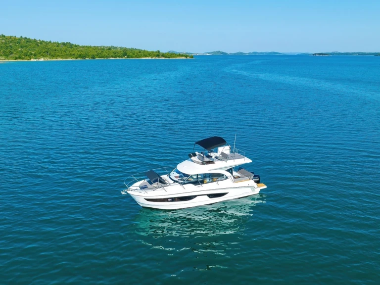 Hire Motorboat with or without skipper Bénéteau Biograd na Moru