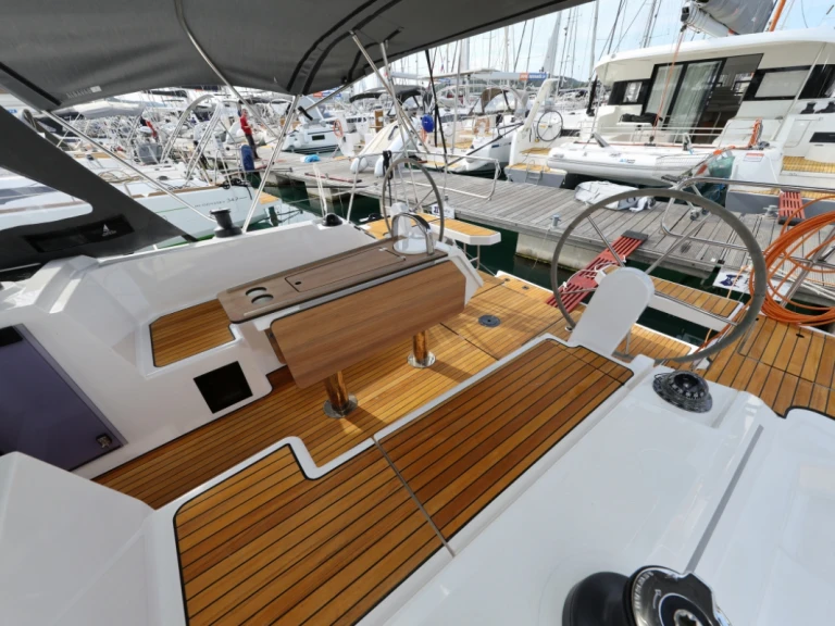 Yacht hire Biograd na Moru cheap Bavaria C38