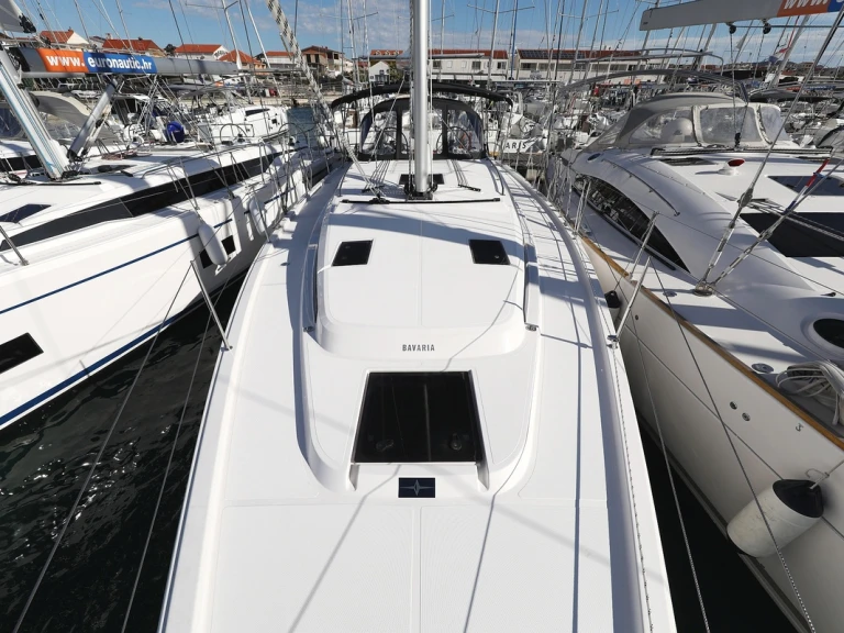 Yacht charter Biograd na Moru - Bavaria Bavaria C42 on SamBoat